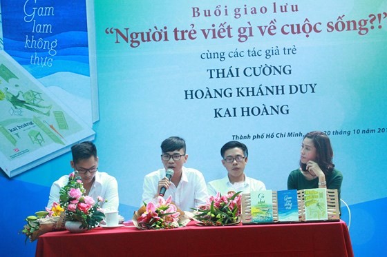 Young writers Thai Cuong, Kai Hoang, Hoang Khanh Duy at the exchange.