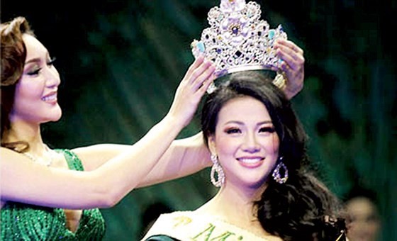 Nguyen Phuong Khanh crowned Miss Earth 2018