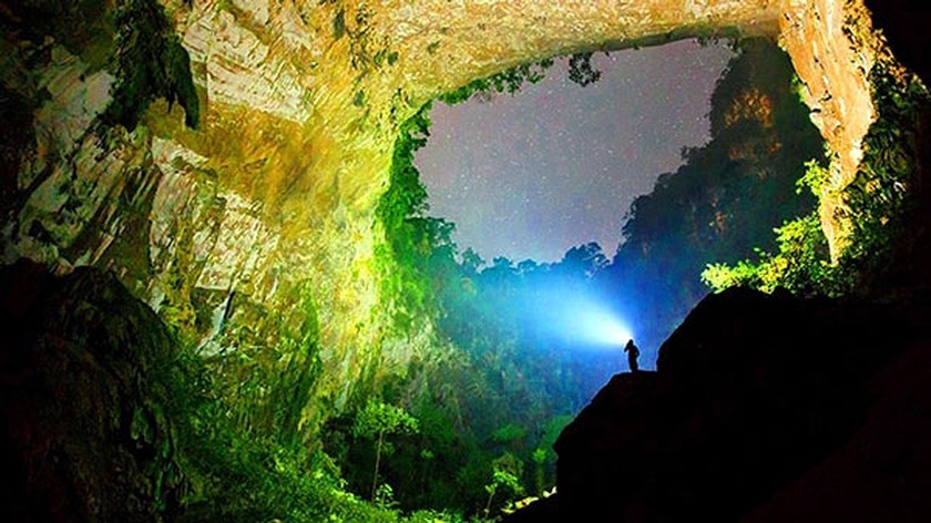 Son Doong cave gets the first position in the list of 25 great new places to see in the 21st century . (Photo: Ryan Deboodt)