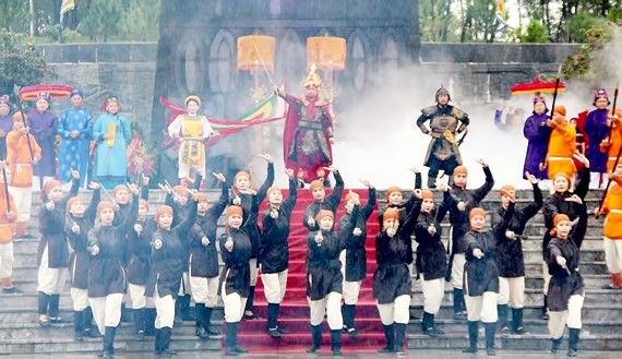 A performance reviving the coronation of Emperor Quang Trung