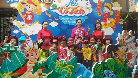 A children's program in HCMC Book Street