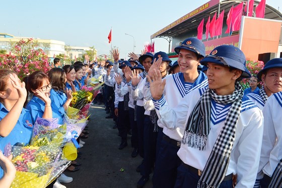 Nearly 4,400 young people throughout HCMC join the military service. (Photo: Sggp)