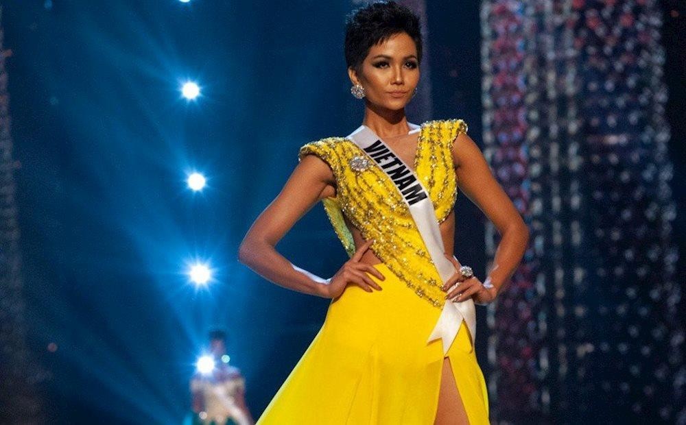 Miss Universe Vietnam 2017 designated as 2019 Ao Dai festival ambassador
