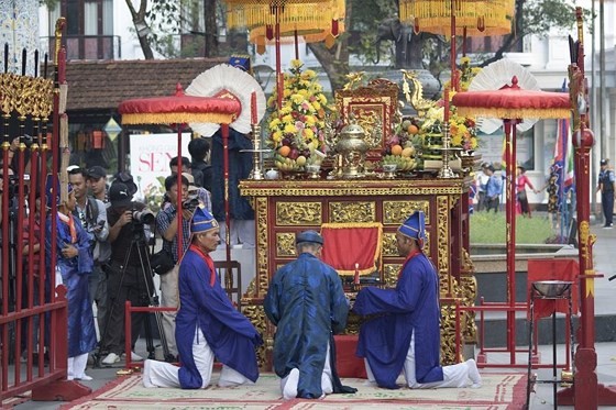 A ceremony honoring founders of traditional craft in Hue