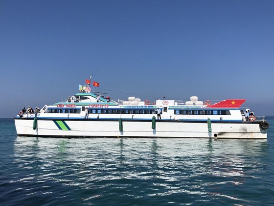 The high-speed ship, Chin Nghia EXPRESS 09 