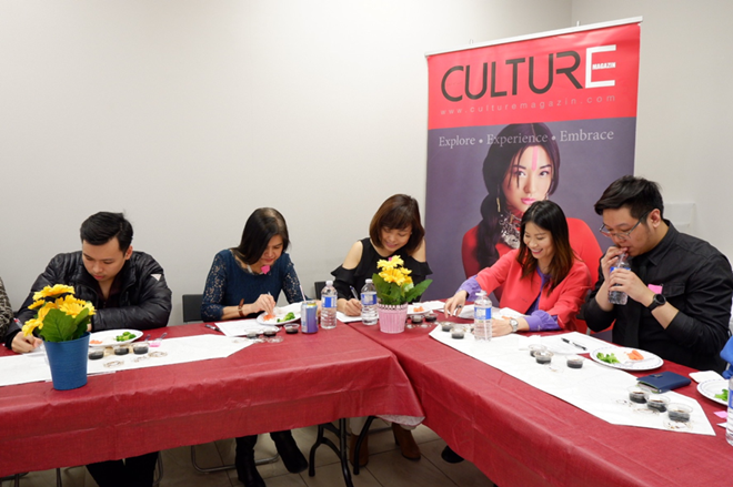 Members of the Evaluation Committee participating in the soy sauce tasting and voting session at the Culture Magazin’s office in Canada (Source: culturemagazin.com)