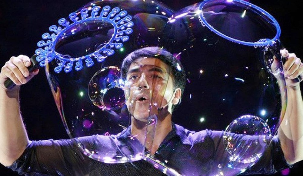 World-acclaimed bubble artist Fan Yang returns to HCMC
