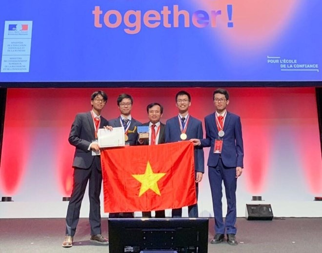 The Vietnamese team ranks fifth at the 51st International Chemistry Olympiad recently held in France (Photo: VNA)