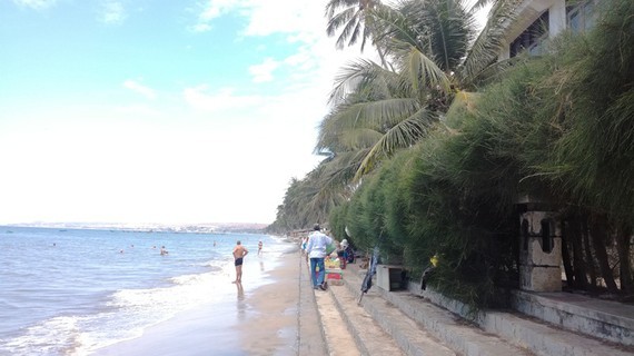 Beaches from Muine Ocean Resort And Spa to Sai Gon-Mui Ne resort in Ham Tien ward are considered safe. (Photo: Sggp)