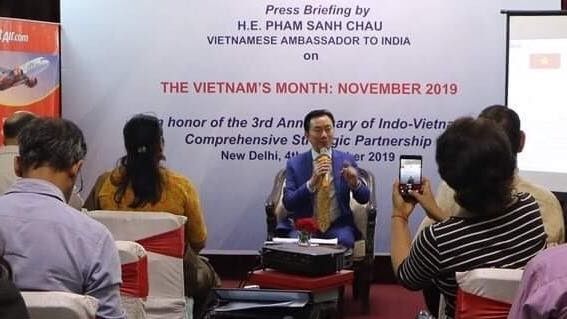 Ambassador Pham Sanh Chau at the press conference (Photo: VNA) 
