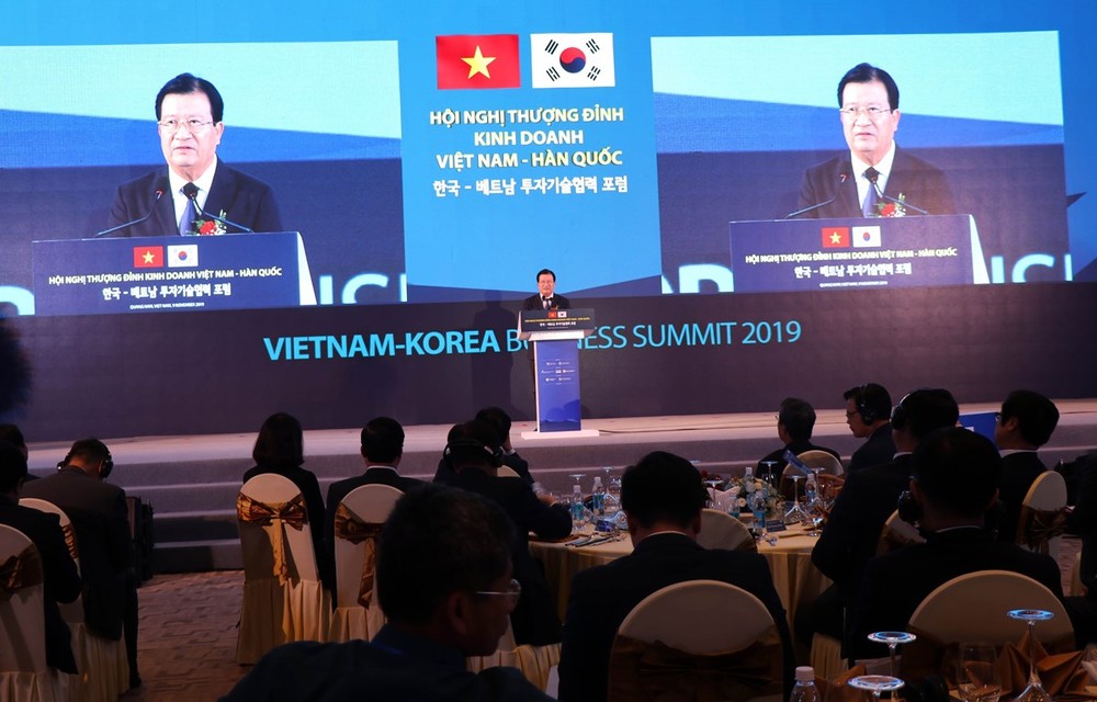 Deputy Prime Minister Trinh Dinh Dung speaks at the event (Photo: VNA)