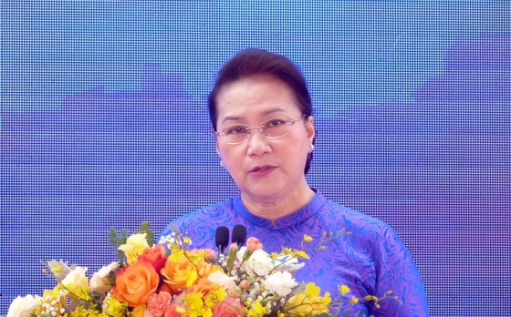 Chairwoman of the National Assembly Nguyen Thi Kim Ngan speaks at the Hoa Lac Hi-tech Park on November 23. (Photo: Sggp)