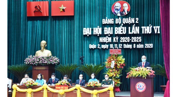 Secretary of the municipal Party Committee Nguyen Thien Nhan speaks at the 6th Congress of District 2’s Party Committee for the 2020-2025 tenure. (Photo: SGGP)