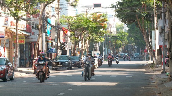 All activities in Da Nang City go back to normal from 0 a.m. on September 25 with safety requirements .