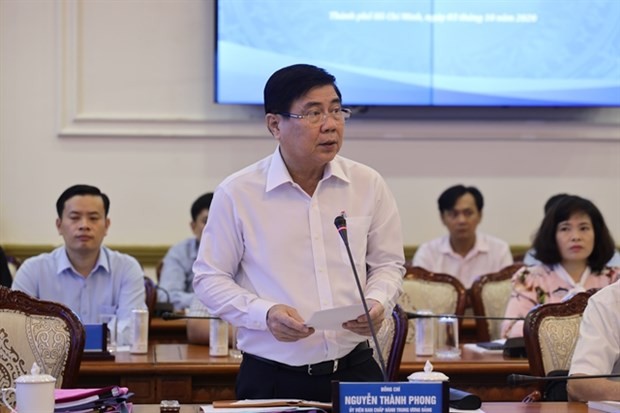 Nguyen Thanh Phong, chairman of the HCM City People’s Committee, speaks at a conference reviving the city’s economy last week. (Photo courtesy of the HCM City Press Centre)