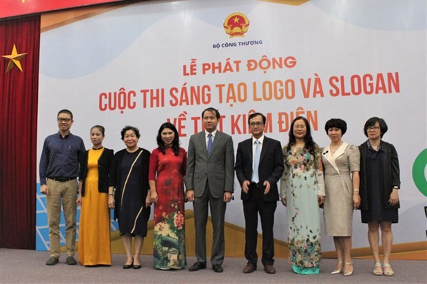 At the launching ceremony for the logo and slogan design contest (Photo: VTV)