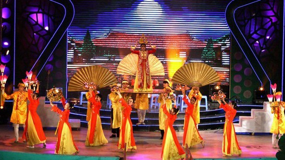 Biennial Festival of Folk Dances and Singing opens in HCMC