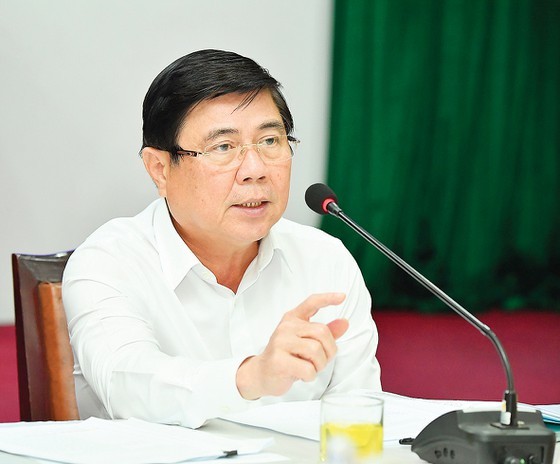 Chairman of the People’s Committee of HCMC, Nguyen Thanh Phong speaks at the meeting. (Photo: SGGP)