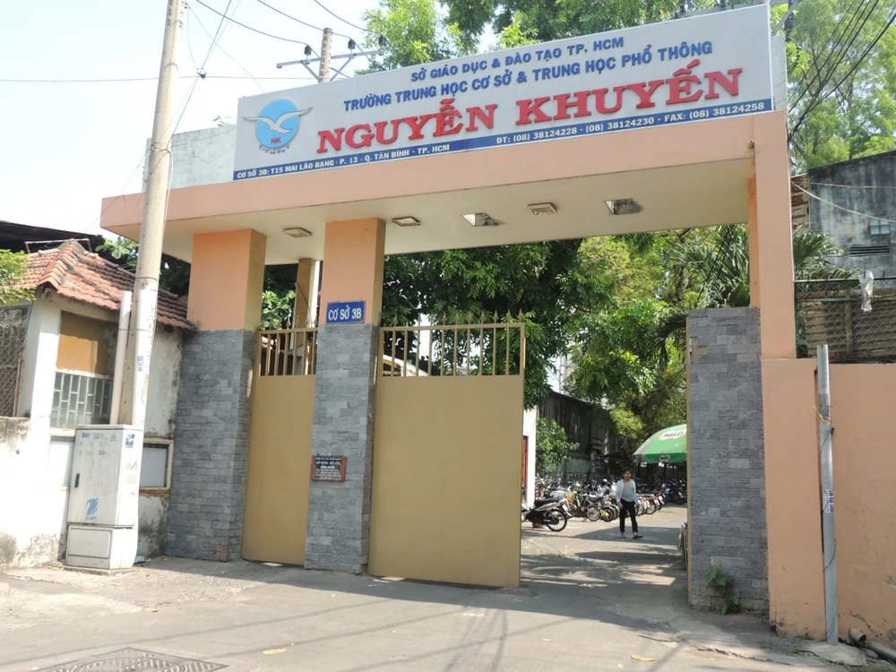 Trường THCS-THPT Nguyễn Khuyến cơ sở phường 13, quận Tân Bình (nơi em C. thiệt mạng)