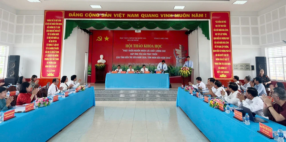 Các đại biểu tham dự hội thảo