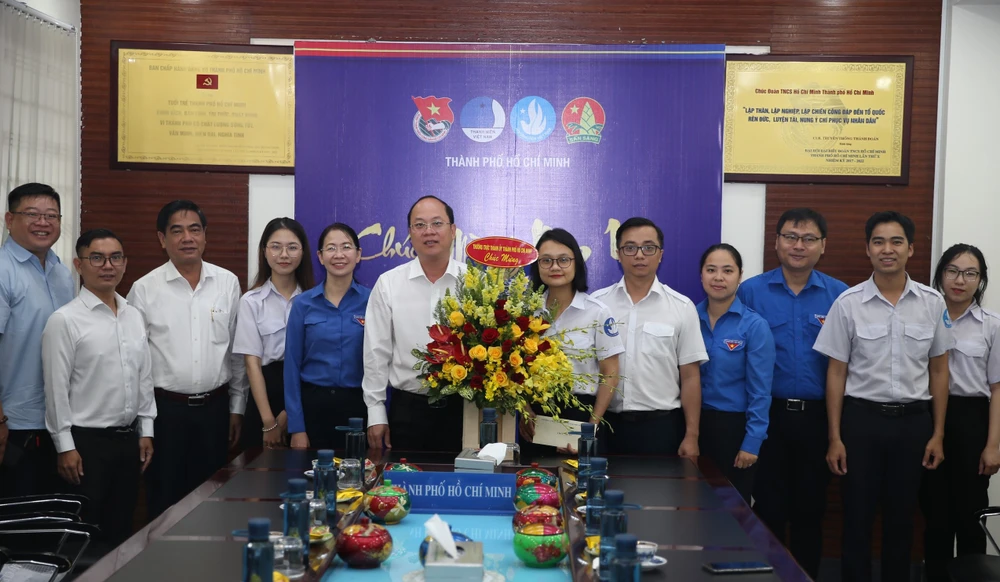 Phó Bí thư Thành ủy TPHCM Nguyễn Hồ Hải chúc mừng Hội Sinh viên Việt Nam TPHCM nhân ngày truyền thống