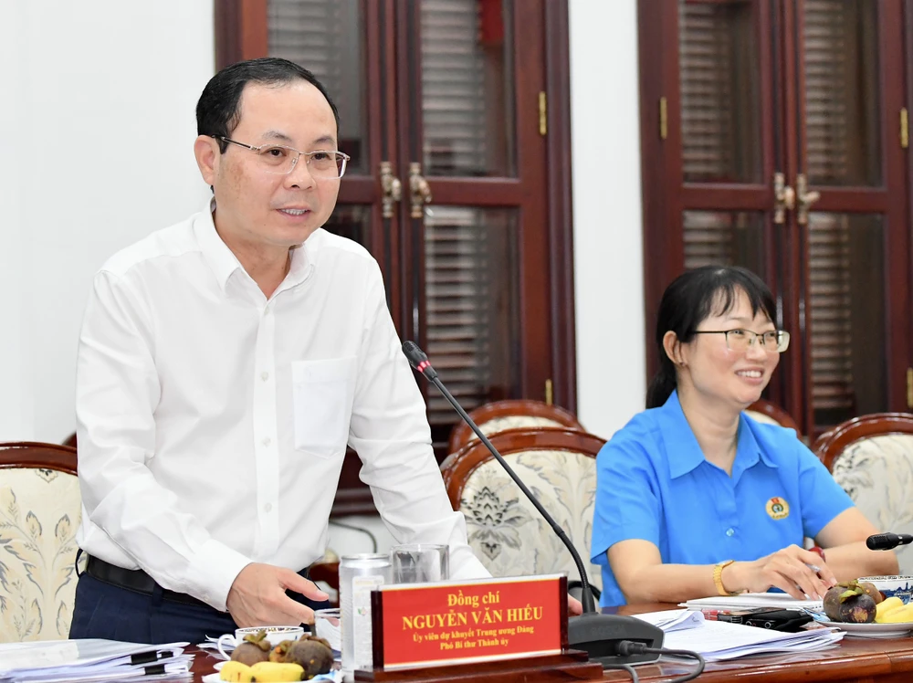 Phó Bí thư Thành ủy TPHCM Nguyễn Văn Hiếu tại buổi tiếp đoàn khảo sát về tình hình giao và quản lý biên chế Công đoàn TPHCM. Ảnh: VIỆT DŨNG