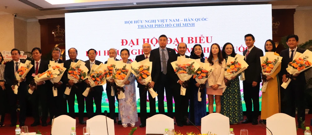 Ban Chấp hành Hội Hữu nghị Việt Nam - Hàn Quốc TPHCM nhiệm kỳ mới ra mắt đại hội
