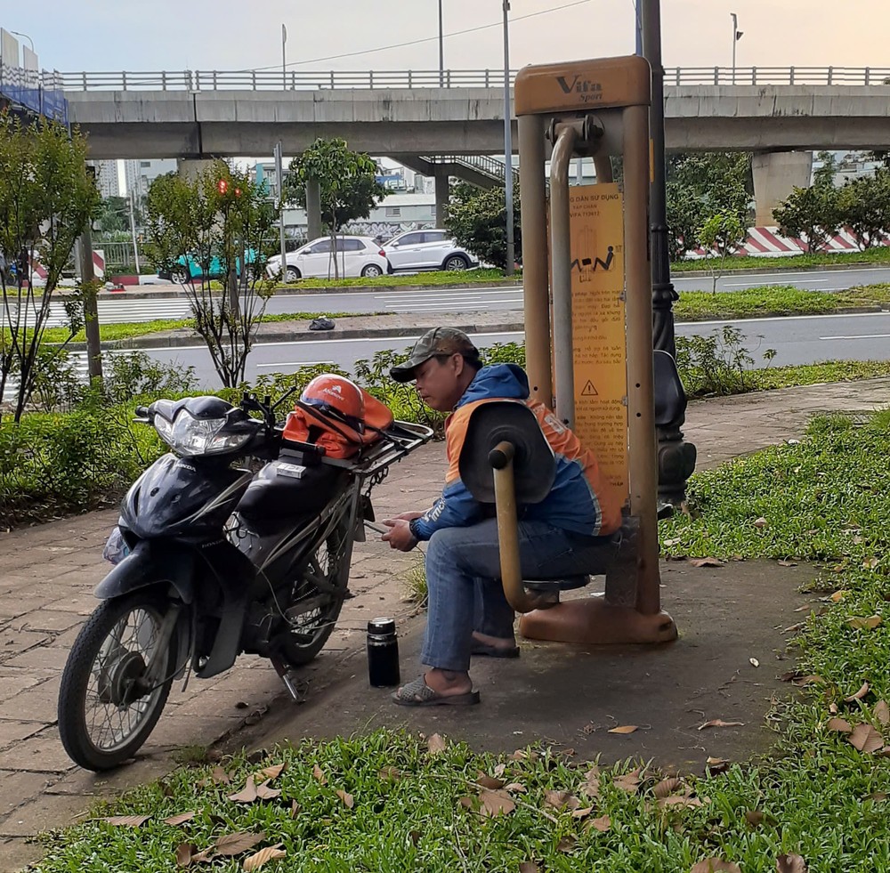 长短镜: 把运动器材留给有需求者使用