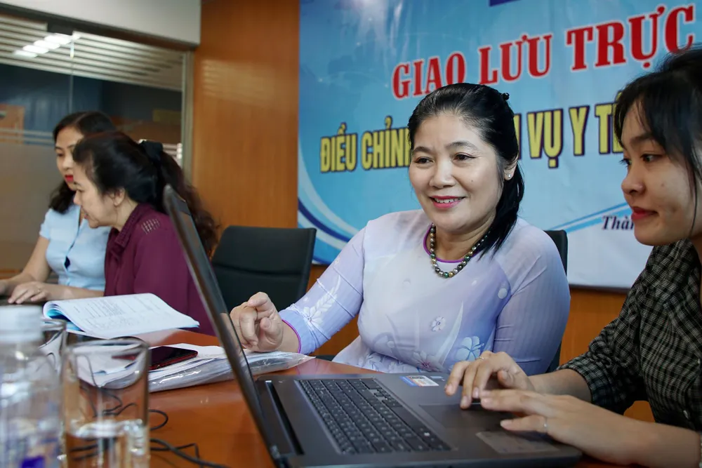 Giao lưu trực tuyến về việc điều chỉnh giá dịch vụ y tế  ảnh 21