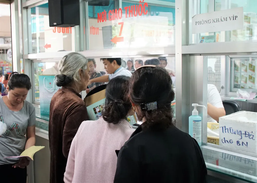 Giao lưu trực tuyến về việc điều chỉnh giá dịch vụ y tế  ảnh 50