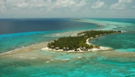 Cướp biển tấn công du thuyền ảnh 1