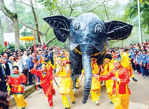 Sẽ siết chặt công tác quản lý với lễ hội có lượng người tham gia đông tiềm ẩn nhiều nguy cơ. Sẽ siết chặt công tác quản lý với lễ hội có lượng người tham gia đông tiềm ẩn nhiều nguy cơ.