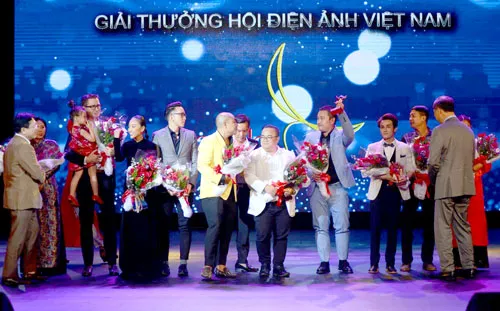 MôLễ trao giải thưởng Cánh Diều 2017 của Hội Điện ảnh Việt Nam diễn ra đêm 9-4 tại Nhà hát Quân Đội - TPHCM. tả Ảnh