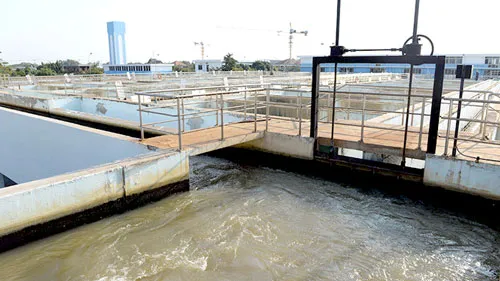 Bể chứa nước thô tại Nhà máy nước Tân Hiệp. Bể chứa nước thô tại Nhà máy nước Tân Hiệp.