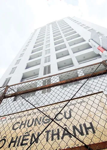 Chung cư Tô Hiến Thành là 1 trong 2 chung cư thuộc diện NoXH, chỉ xét duyệt thuê mua nên rất khó thế chấp vay vốn. Ảnh: LONG THANH Chung cư Tô Hiến Thành là 1 trong 2 chung cư thuộc diện NoXH, chỉ xét duyệt thuê mua nên rất khó thế chấp vay vốn. Ảnh: LONG THANH