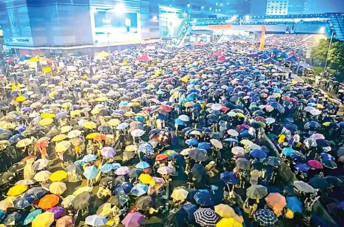 Cuộc "cách mạng dù" ở Hồng Công.