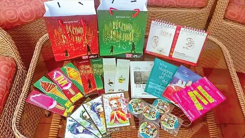 Để cạnh tranh các nhà sách còn phải biết cách trang trí các loại sách cho bắt mắt. Để cạnh tranh các nhà sách còn phải biết cách trang trí các loại sách cho bắt mắt.