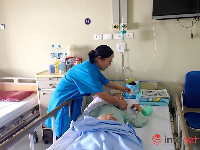 Người chăm sóc bệnh nhân thuê tại BV Hữu nghị Việt - Đức