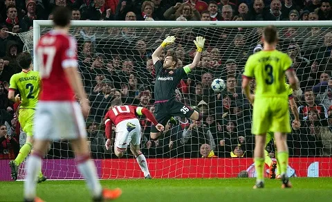 Rooney ghi bàn thắng duy nhất của trận đấu Rooney ghi bàn thắng duy nhất của trận đấu