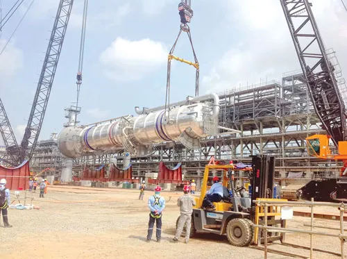 Thi công lắp đặt Nhà máy Lọc dầu Nghi Sơn. Thi công lắp đặt Nhà máy Lọc dầu Nghi Sơn.