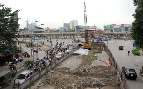 Dự án đường sắt đô thị Nhổn – Ga Hà Nội đang bị đôi vốn 400 triệu euro. Dự án đường sắt đô thị Nhổn – Ga Hà Nội đang bị đôi vốn 400 triệu euro.