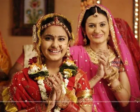 Anandi lúc mới về nhà chồng. Anandi lúc mới về nhà chồng.