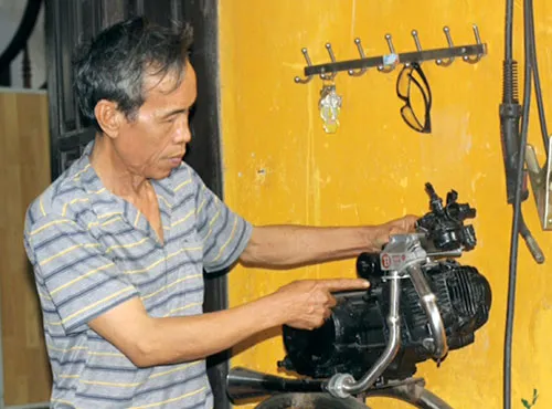 Người lính già Nguyễn Hữu Trọng miệt mài với đam mê của mình.