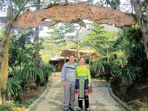 Vợ chồng anh Hảng A Sà. Vợ chồng anh Hảng A Sà.