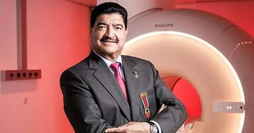 Bavaguthu Raghuram Shetty, ông chủ người Ấn của tập đoàn chăm sóc sức khỏe New Medical Centre có trụ sở tại Abu Dhabi. Bavaguthu Raghuram Shetty, ông chủ người Ấn của tập đoàn chăm sóc sức khỏe New Medical Centre có trụ sở tại Abu Dhabi.