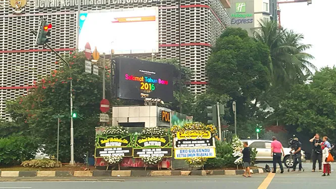 Chốt cảnh sát nơi xảy ra vụ đánh bom sáng 14.1 tại Jakarta, Indonesia. IS đã nhận trách nhiệm vụ tấn công khủng bố này Chốt cảnh sát nơi xảy ra vụ đánh bom sáng 14.1 tại Jakarta, Indonesia. IS đã nhận trách nhiệm vụ tấn công khủng bố này