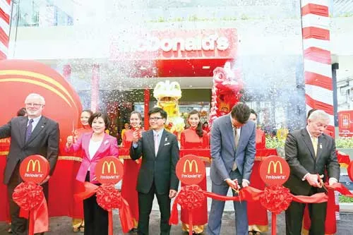 Sau những giây phút tưng bừng khi mới khai trương, McDonald đang mất dần khách hàng.