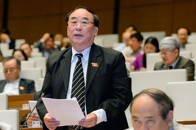 Đại biểu Trần Ngọc Vinh phát biểu thảo luận