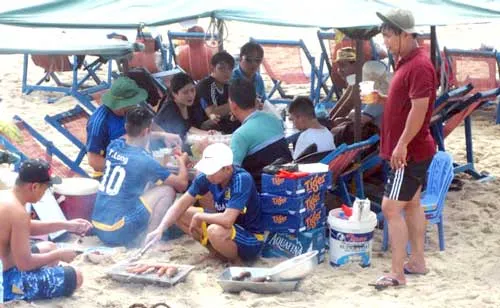 Từ ngày 26-4, các hoạt động ăn uống, nấu nướng trên bãi biển Vũng Tàu sẽ không được diễn ra.