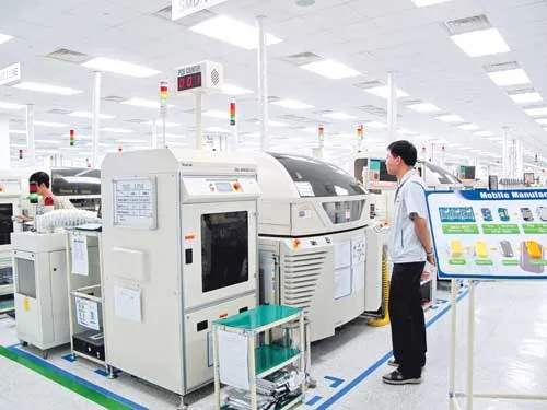 Nhà máy sản xuất ĐTDĐ với công nghệ hiện đại của Samsung tại KCN Yên Phong, tỉnh Bắc Ninh. Nhà máy sản xuất ĐTDĐ với công nghệ hiện đại của Samsung tại KCN Yên Phong, tỉnh Bắc Ninh.